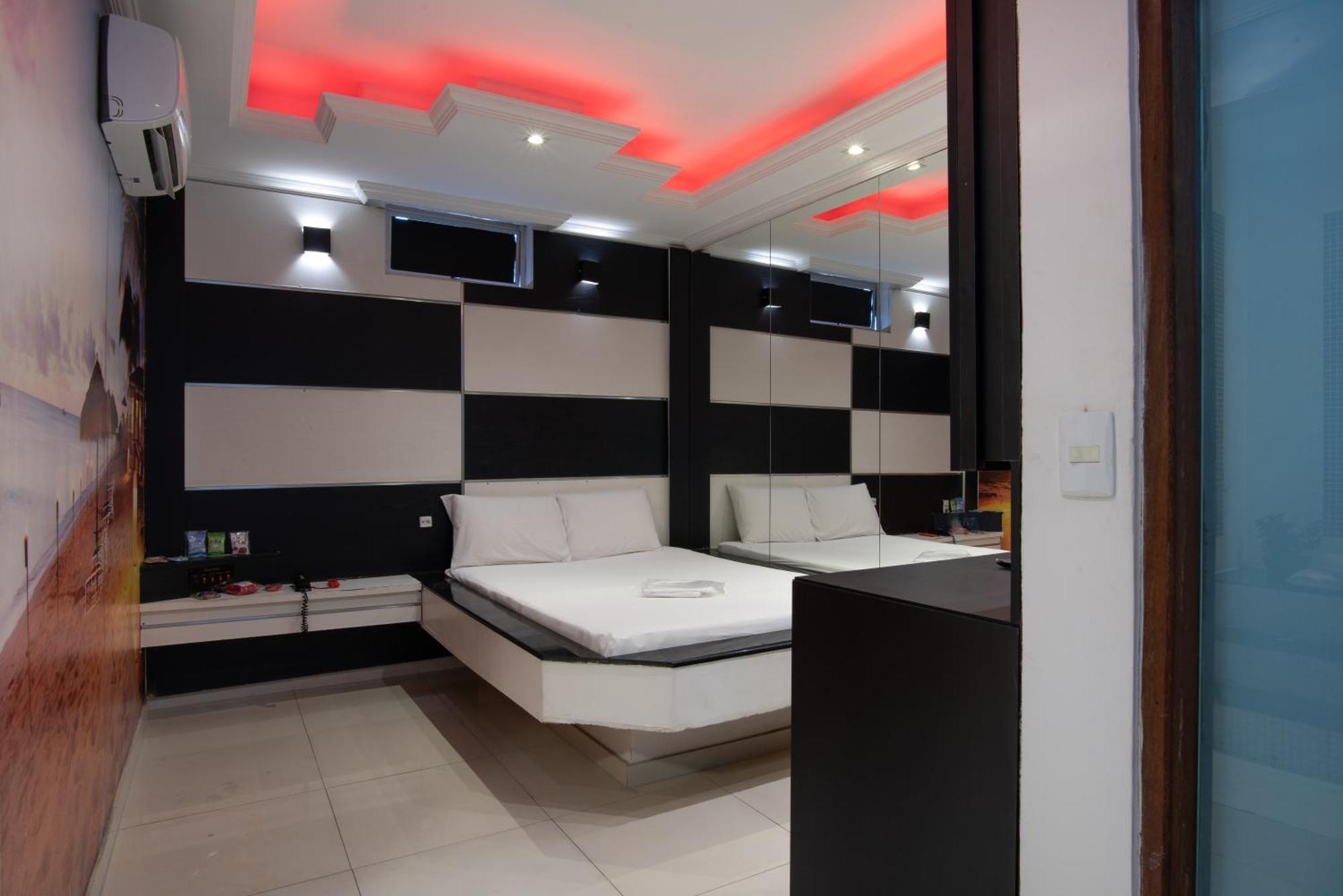Motel Fantasy 2 (Adults Only) Contagem Extérieur photo